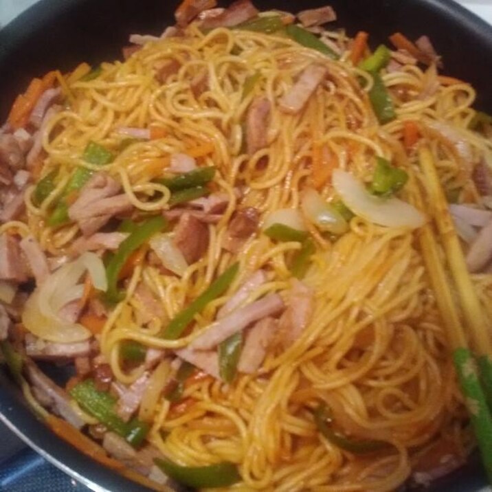 お歳暮のハムで☆美味しいナポリタン